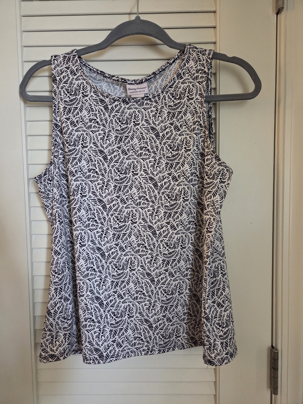 Tommy Bahama Women's Everyday Active Black & White Leaf-Print Sleeveless Top